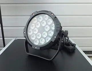 LightmaXX Slim Spot ARC 18x10 W RGBW