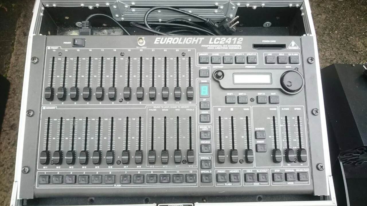 Lichtpult Behringer LC 2412