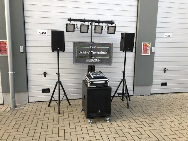 Komplettpaket Nr. 2: Musikanlage Größe 2 + Lichtpaket 3